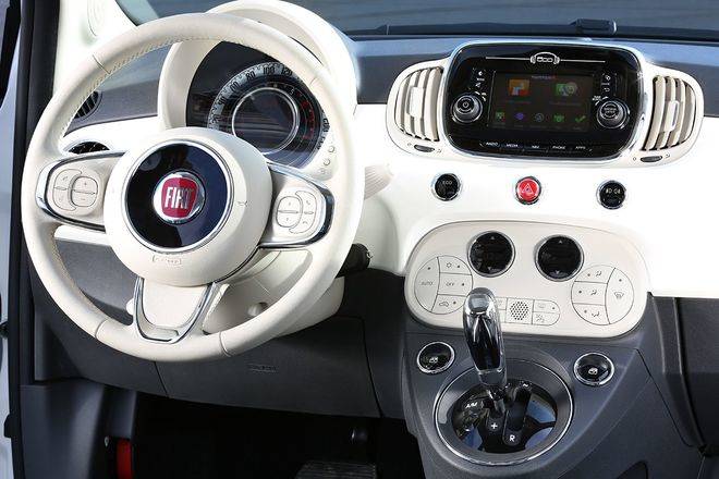 Nuevo Fiat 500 con servicios TomTom Live y navegación conectada