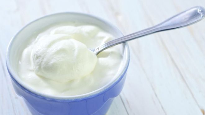 Tomar yogur entero disminuye el riesgo de depresión en las mujeres