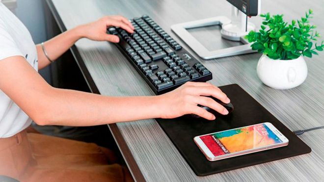 MiniBatt PowerPad, carga tu dispositivo mientras trabajas