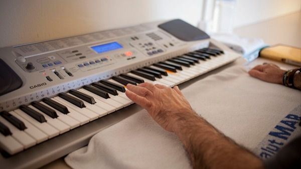 La terapia musical mejora el estado de ánimo y la calidad de vida de pacientes que han sufrido un ictus