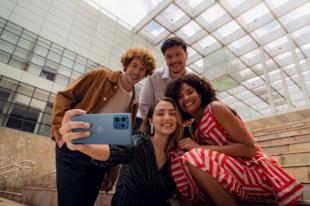 Descubre el nuevo Motorola Edge 40 Pro: diseño atractivo y carga ultrarrápida en solo 6 minutos