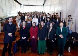 Liderazgo femenino inspira a estudiantes en seminario de la U. de Chile