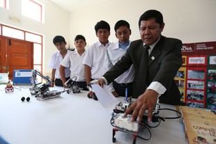 Más de 32,000 docentes recibirán bono de S/18,000 por su excelencia
