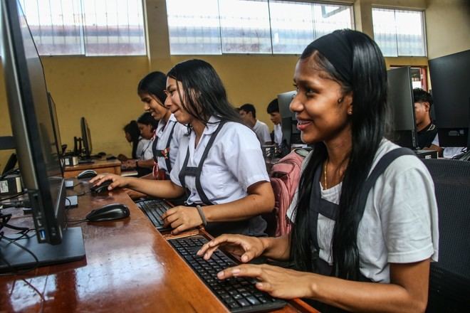 Minedu impulsa educación tecnológica y becas en Santa Rosa de Loreto