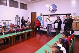 Ministro de Educación supervisa entrega de desayunos a escolares en Callao
