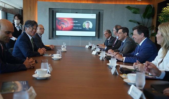 Andalucía y Fujitsu colaborarán en un laboratorio de IA para la sanidad