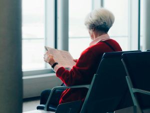 Recomendaciones de la UMH para formar a futuros profesionales sanitarios ante la soledad en la vejez