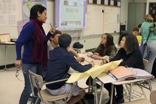 Tutores abogan por incluir la IA en el currículo escolar ante métodos de enseñanza obsoletos