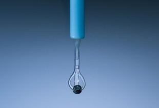 Desarrollan microrrobots para la liberación precisa de fármacos en tratamientos médicos