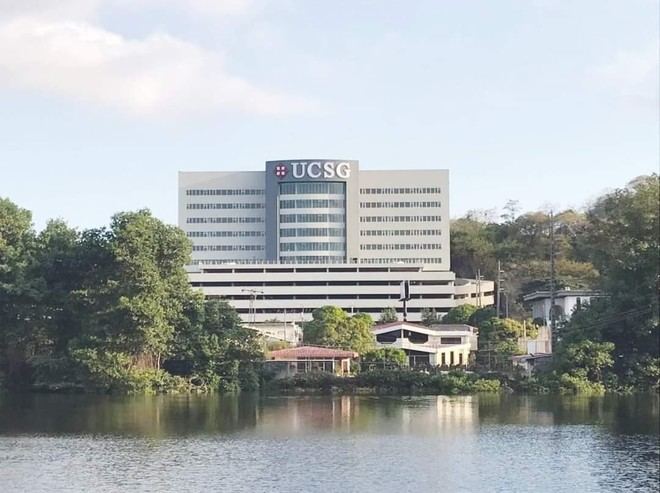 Alianza entre la Universidad Católica de Santiago de Guayaquil y el Grupo Doctrina Qualitas para mejorar la educación en Ecuador