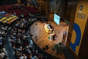 Apertura del Curso 2025-2026 en la ULPGC con lección inaugural y reconocimientos