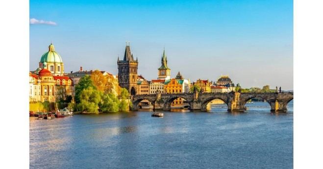 Newsmatics organiza talleres globales de tecnología informativa y estrategia de IA en Praga