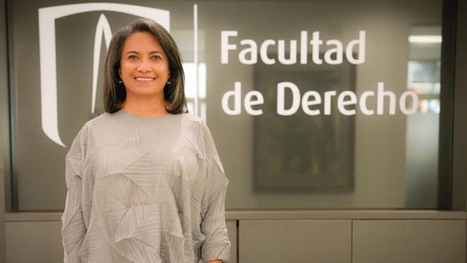 Eleonora Lozano renueva su cargo como Decana de Derecho en los Andes
