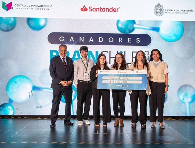 Proyectos de alumnos UC destacan en BRAIN y Jump Chile 2025