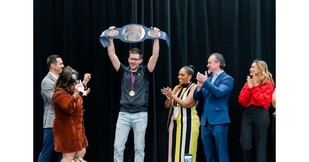 Kirk Teachout se corona campeón en Dentistry’s Got Talent 2026
