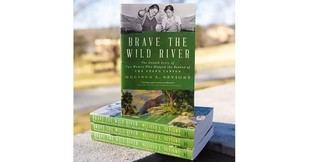 Sweet Briar College selecciona "Brave the Wild River" como su libro compartido para 2026