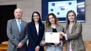 Estudiante de Psicología recibe premio por sus prácticas en neuropsicología