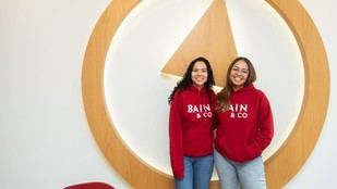 Carolina Cova: consultora estratégica que impulsa el bienestar social