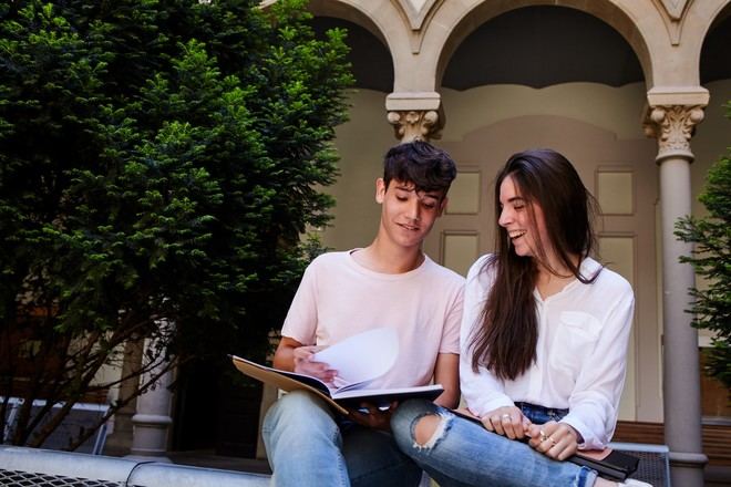 La Universitat de Barcelona lidera las solicitudes en primera opción
