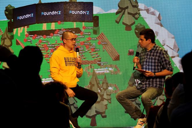 El fundador de Binance Changpeng Zhao y el CEO de Founderz, Pau Garcia-Milà
