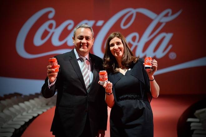 Jorge Garduño, Director General y Esther Morillas, Directora de Marketing, ambos de Coca-Cola para España y Portugal.
