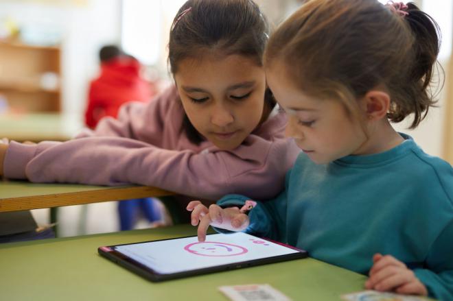 La Fundación Vodafone España lanza DigiCraft para capacitar a 66.000 estudiantes y 5.000 docentes en competencias digitales