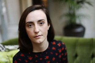 El libro del mes en el Club de Lectura Italiano es «A Água do Lago Nunca É Doce»