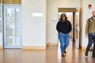MIT Sloan Fellow impulsa la sostenibilidad con su empresa de energía renovable