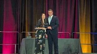 María Vivero-López recibe el premio Membro del Año de la Controlled Release Society