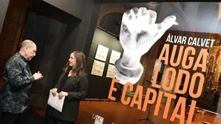 La exposición 'Auga, lodo e capital' reflexiona sobre la relación entre el medio ambiente y los intereses económicos