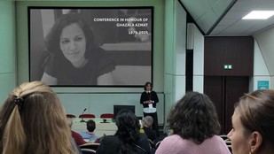 Tributo a Ghazala Azmat en el Simposio de París 2025