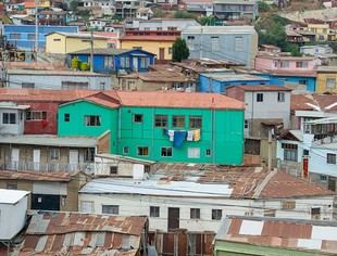 Académicos analizan la reducción de la pobreza según encuesta Casen