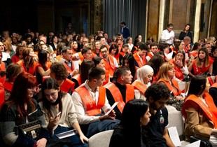 Ceremonia de graduación en la UVic-UCC con Albert Aranda como padrino