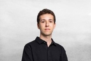 Alberto Cerezo, estudiante de la URJC, brilla como finalista en el concurso 'Efecto MIL' de la Fundación Atresmedia