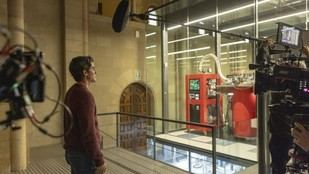 Álex González destaca la relevancia sociocultural de "Day One" en la actualidad