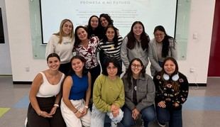 Estudiantes de Pedagogía analizan su práctica en masterclass formativa