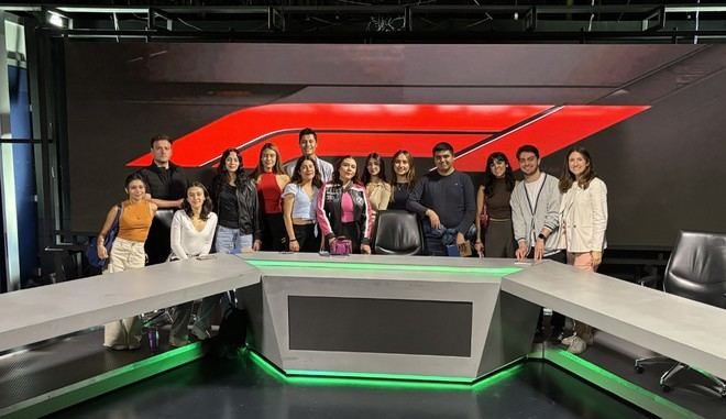 Estudiantes de Crea exploran el mundo de la televisión en FOX Sports