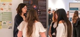 Estudiantes de Psicología presentan pósteres científicos en UNEATLANTICO