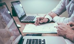 Andalucía lidera el crecimiento en la creación de empresas con un aumento del 17,6% en agosto