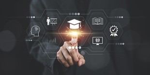 Anna Akhmedova recibe la primera Beca OIANT por su proyecto de innovación educativa con IA