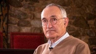 Antón Santamarina recibe el Premio Luís Porteiro Garea por su contribución a la lengua gallega en la USC