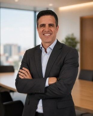 Axazure transforma su modelo organizativo con un nuevo Centro de Excelencia en IA para potenciar resultados empresariales
