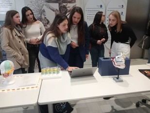 Éxito en la Jornada de Salud Bucodental en Elche con revisiones gratuitas y actividades educativas