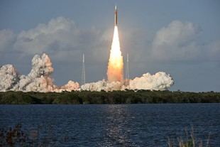 El satélite Atenea de la UNLP ya transmite datos desde Artemis II