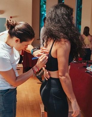 Estudio pionero establece referencias sobre los cuerpos de atletas de flag football