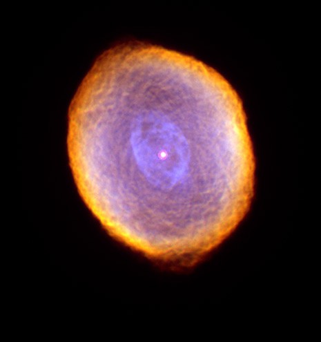 Astrónomos registran la evolución de una estrella moribunda durante 130 años