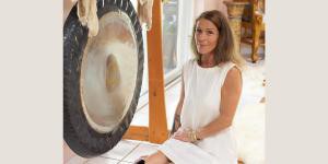 Avarea Alexander recibe el reconocimiento como Mentora Global de Excelencia 2025 por su labor en sanación transformacional