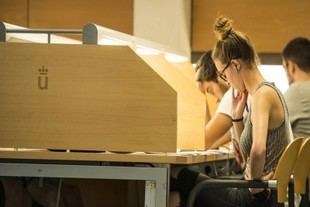 Ayudas para estudiantes en situación económica desfavorable en Madrid