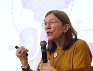 Bárbara Oakley analiza el impacto de la inteligencia artificial en la educación