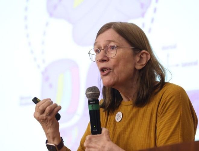 Bárbara Oakley analiza el impacto de la inteligencia artificial en la educación